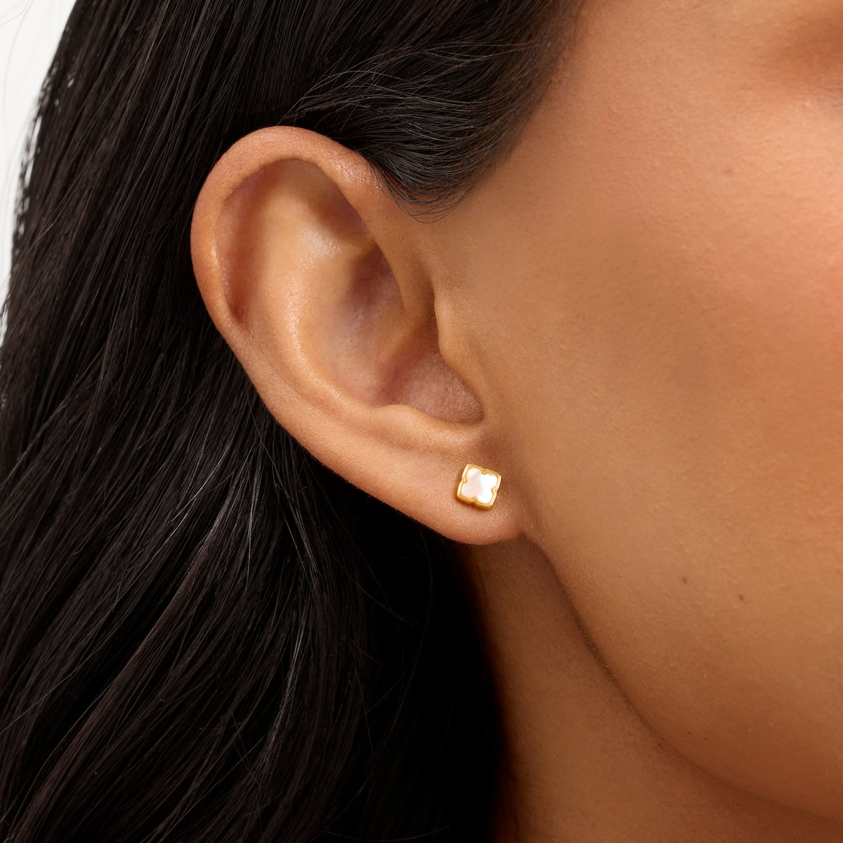 Fine Mini Pearl Clover Studs (Gold)